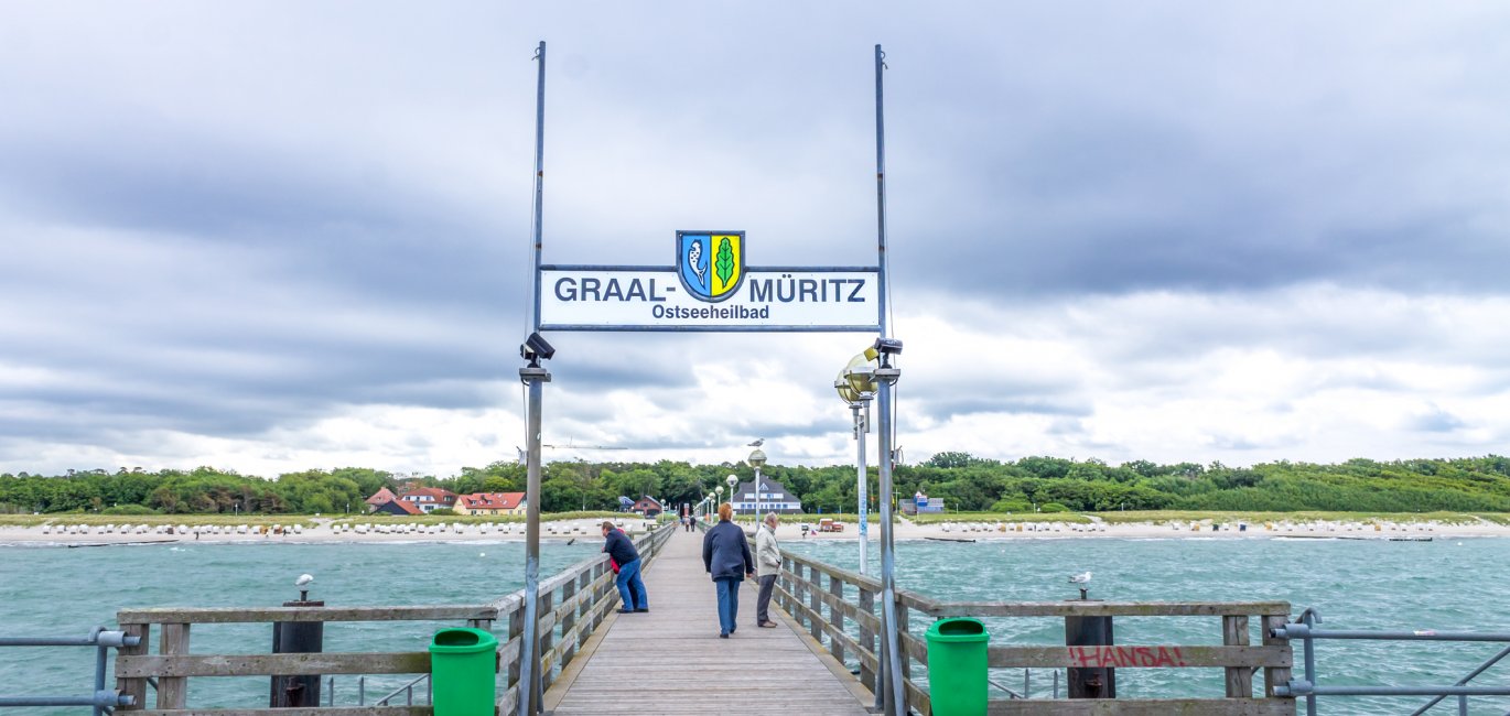 Auf der Seebrücke vom Ostseeheilbad Graal-Müritz © Sina Ettmer - stock.adobe.com