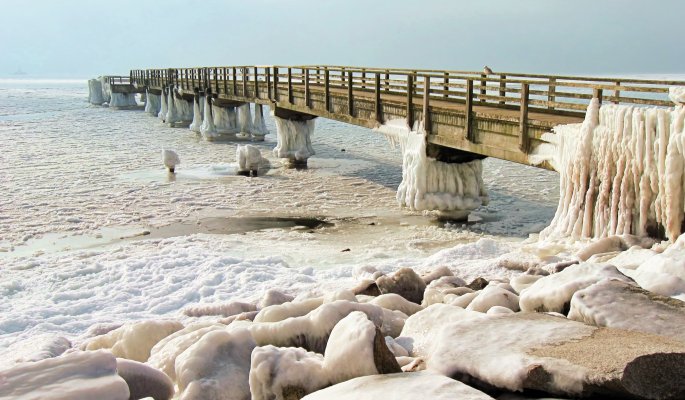 Winter am Ostseestrand von Sassnitz © LianeM-fotolia.com