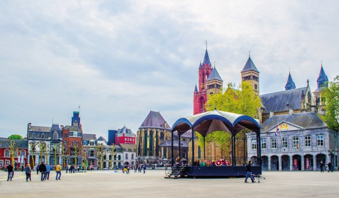 Het Vrijthof in Maastricht © dudlajzov-fotolia.com