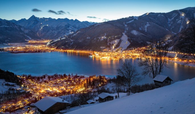 Blick über Zell am See bei Nacht © mRGB-fotolia.com