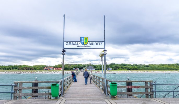 Auf der Seebrücke vom Ostseeheilbad Graal-Müritz © Sina Ettmer - stock.adobe.com