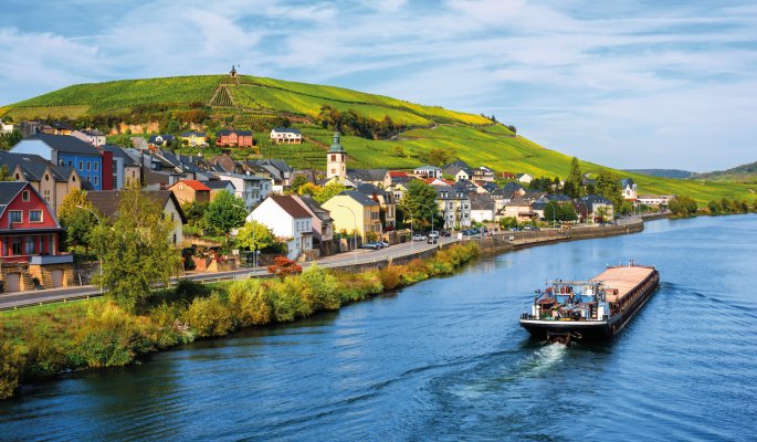 Blick auf Wormeldange und Mosel © Boris Stroujko - stock.adobe.com