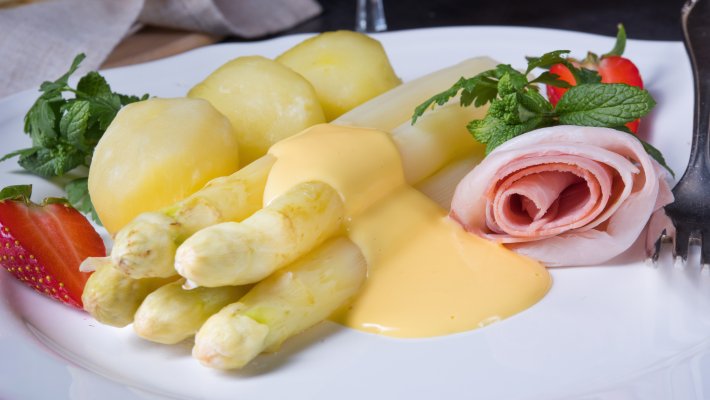 Spargelteller © Dar1930 - stock.adobe.com